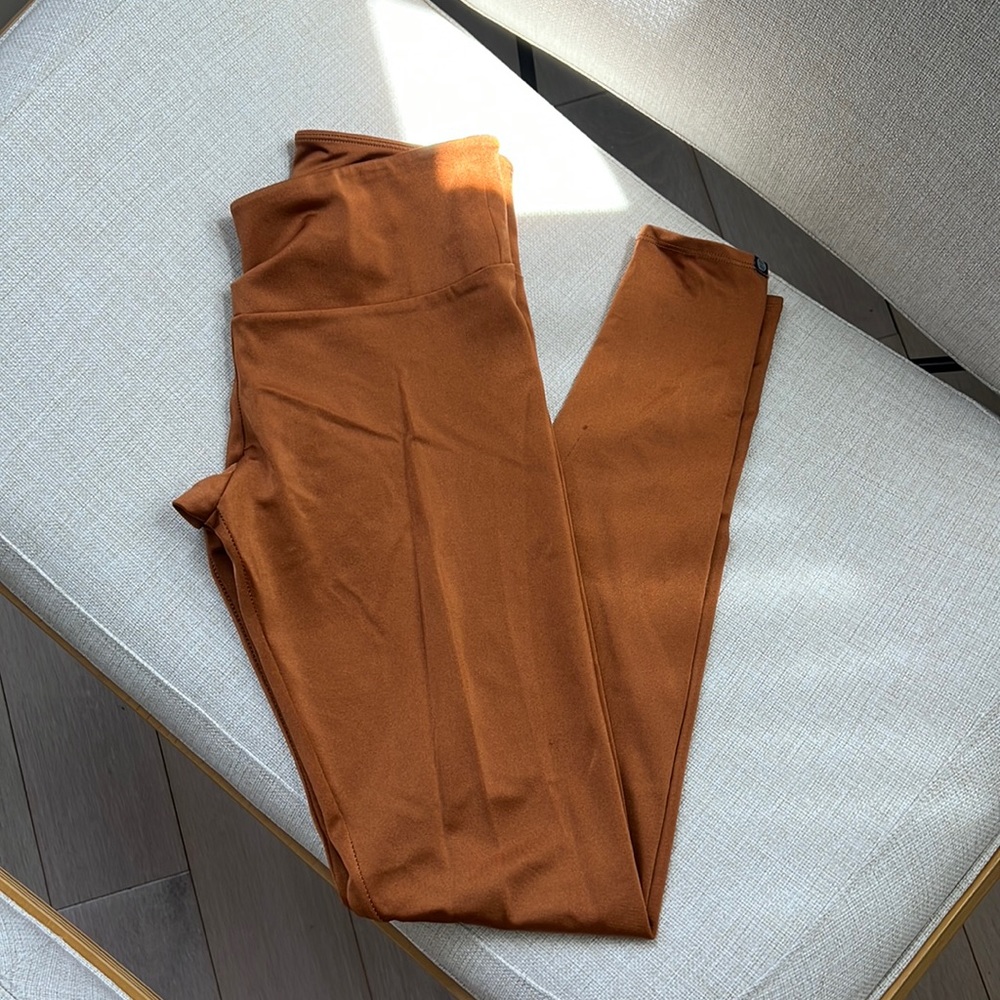 Onzie metallic copper leggings